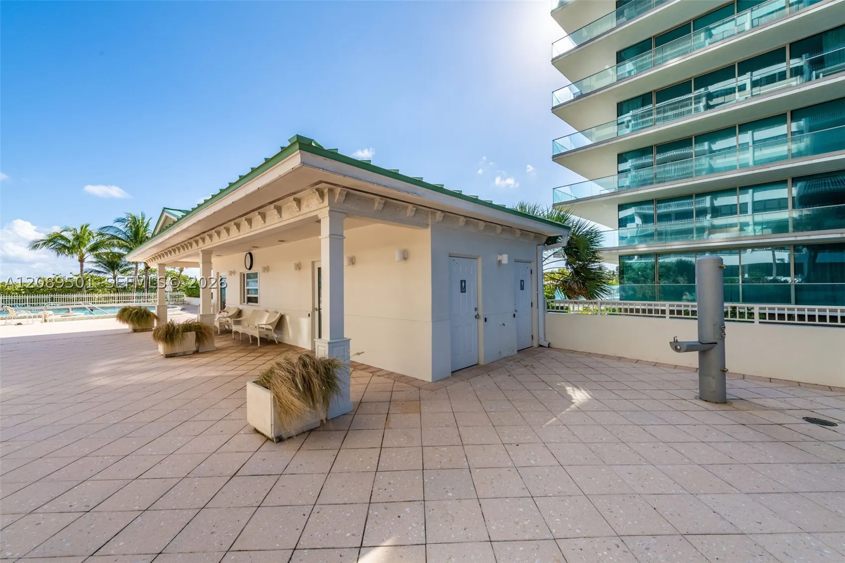 10205 Collins Ave #1704