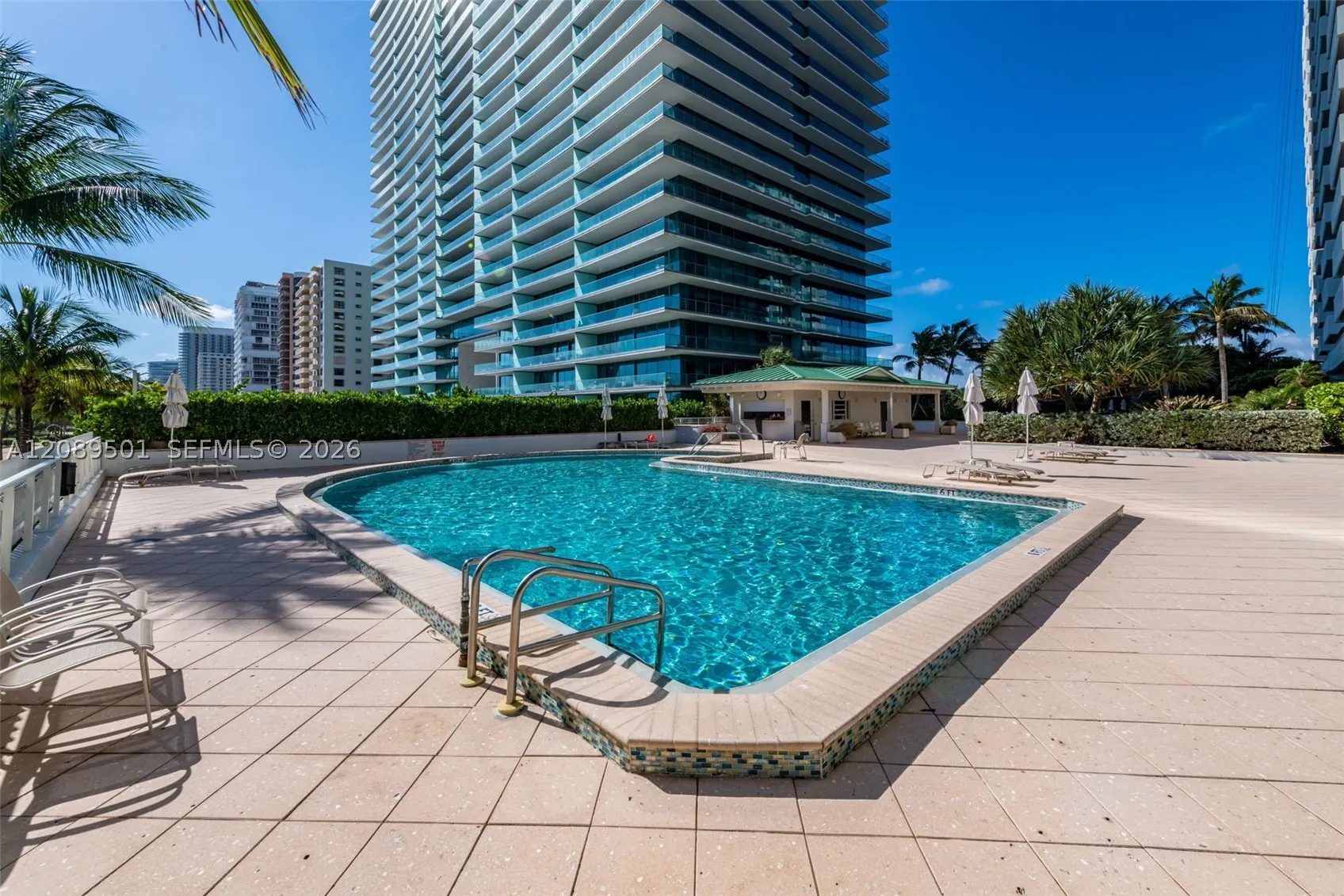 10205 Collins Ave #1704
