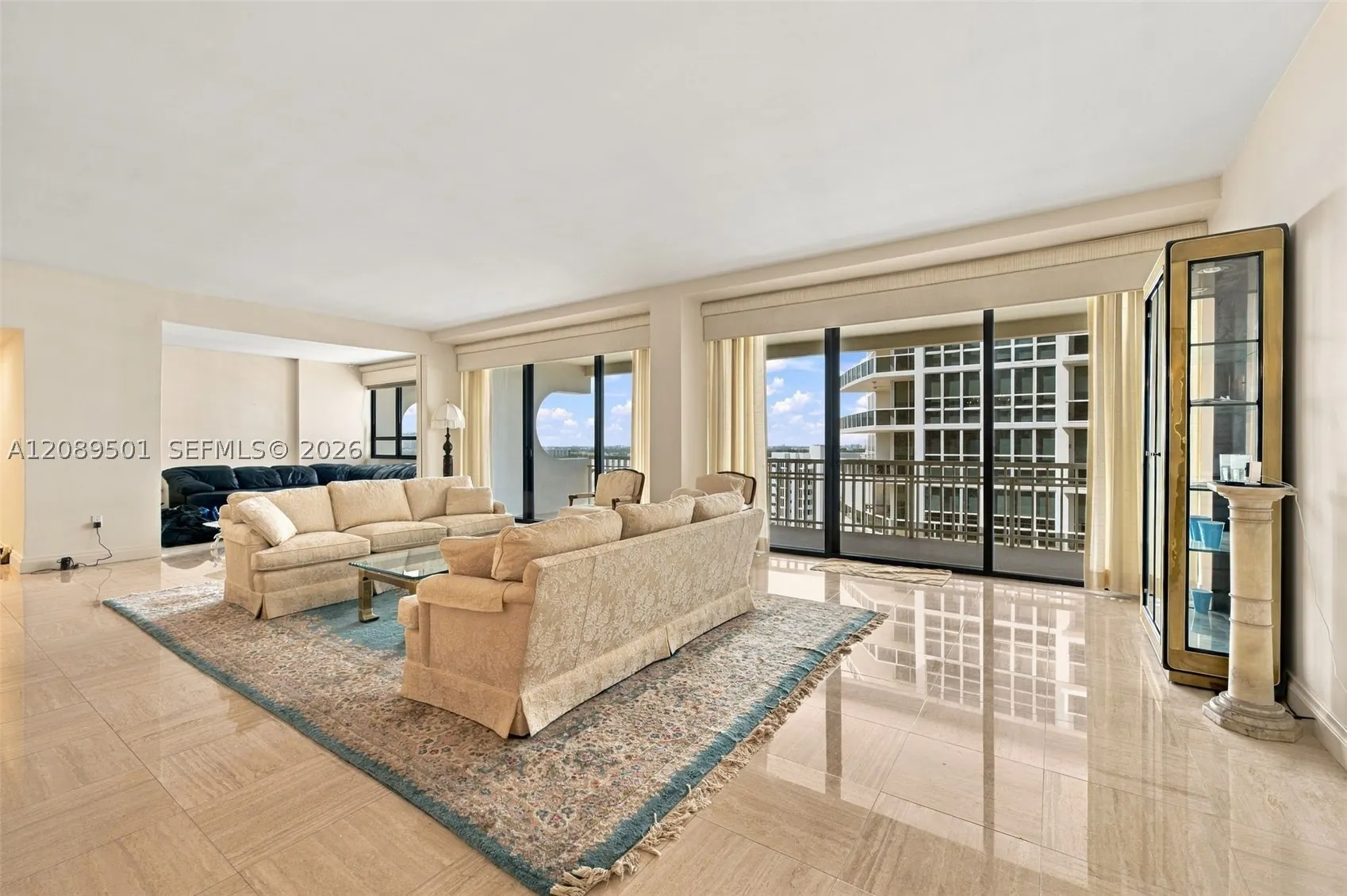 10205 Collins Ave #1704