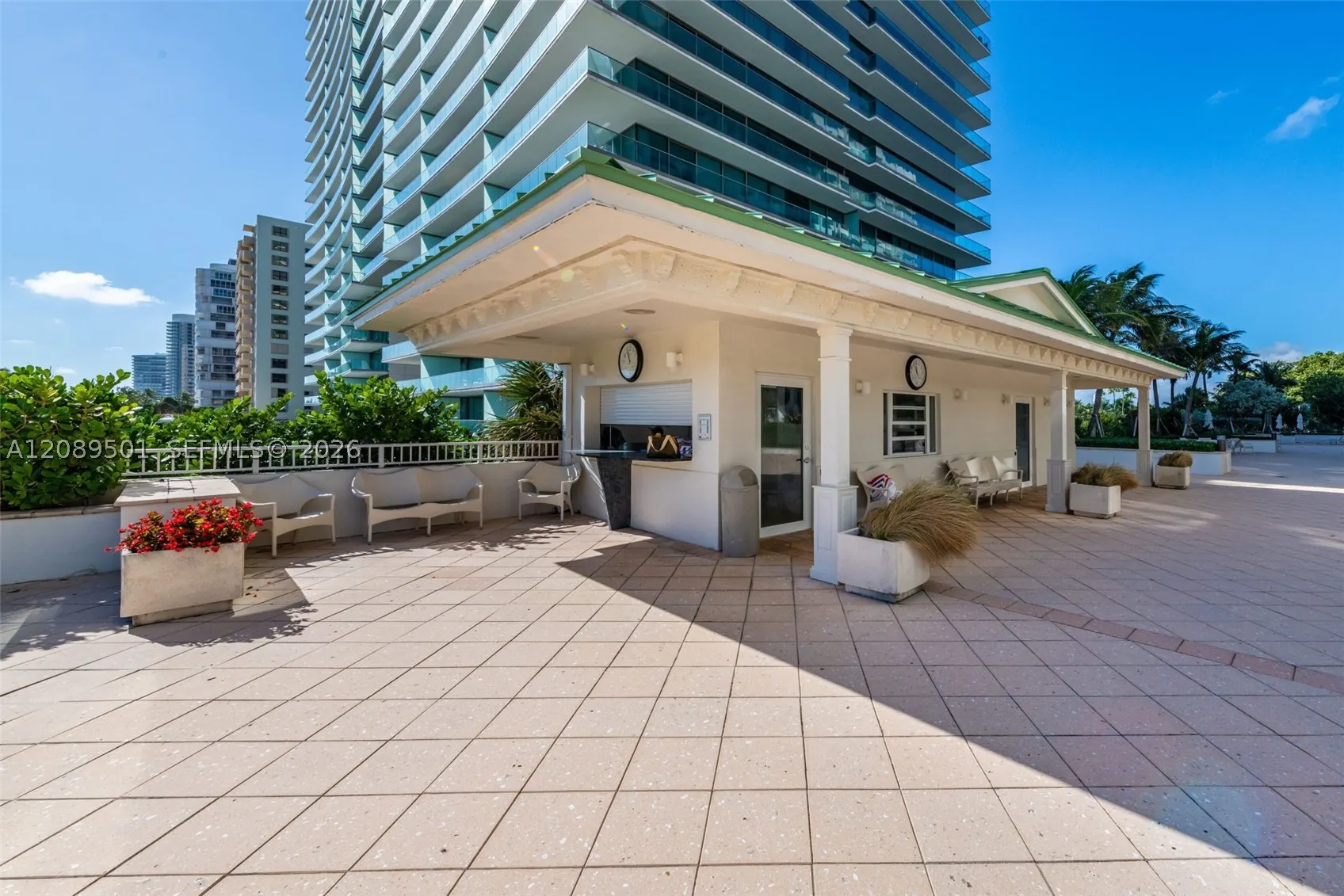 10205 Collins Ave #1704