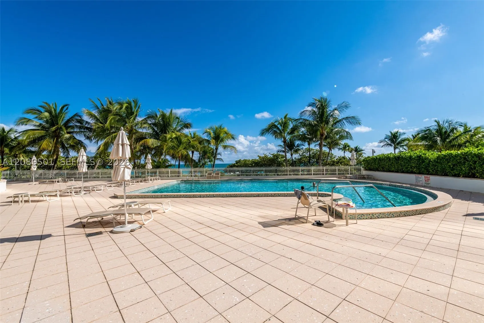 10205 Collins Ave #1704