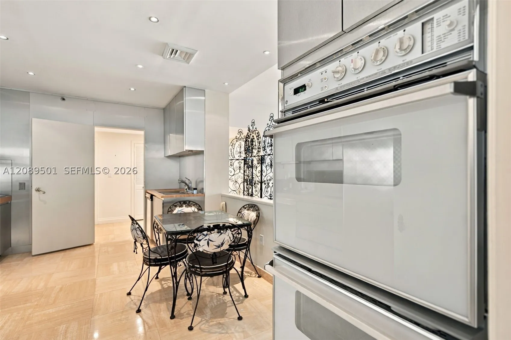 10205 Collins Ave #1704