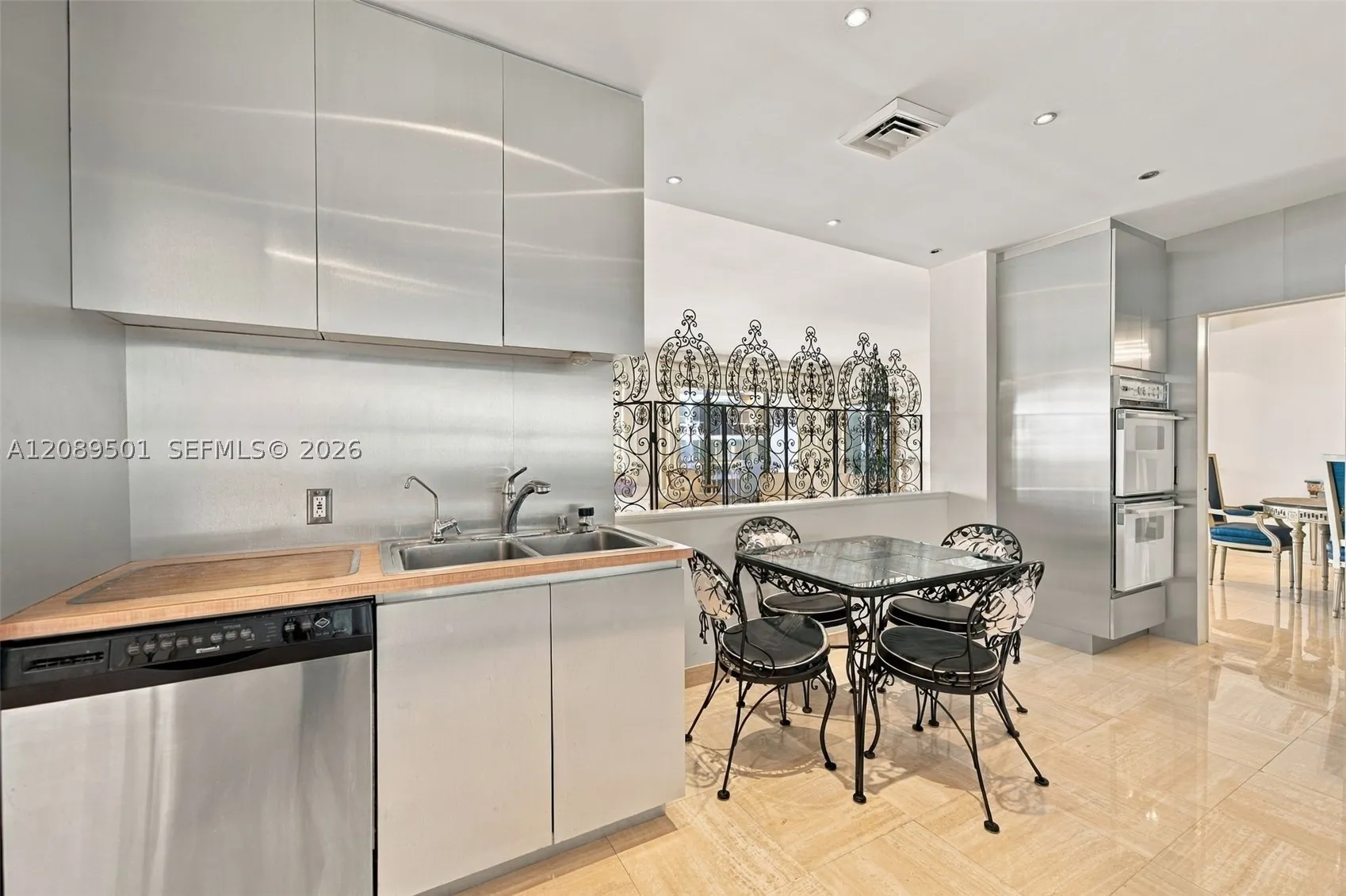 10205 Collins Ave #1704