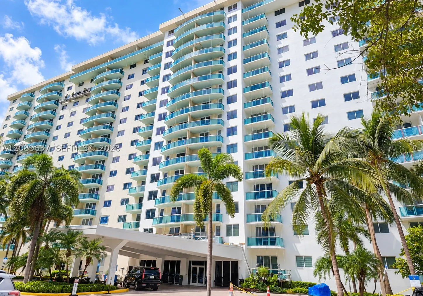19390 Collins Ave #119