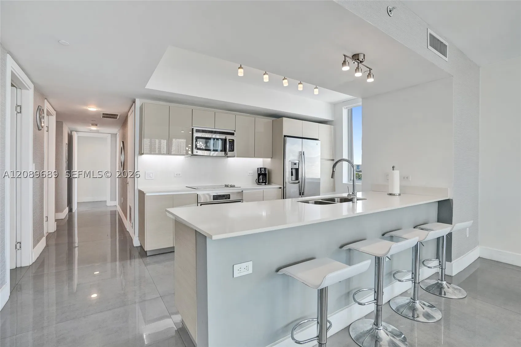 2600 E Hallandale Beach Blvd #T1002