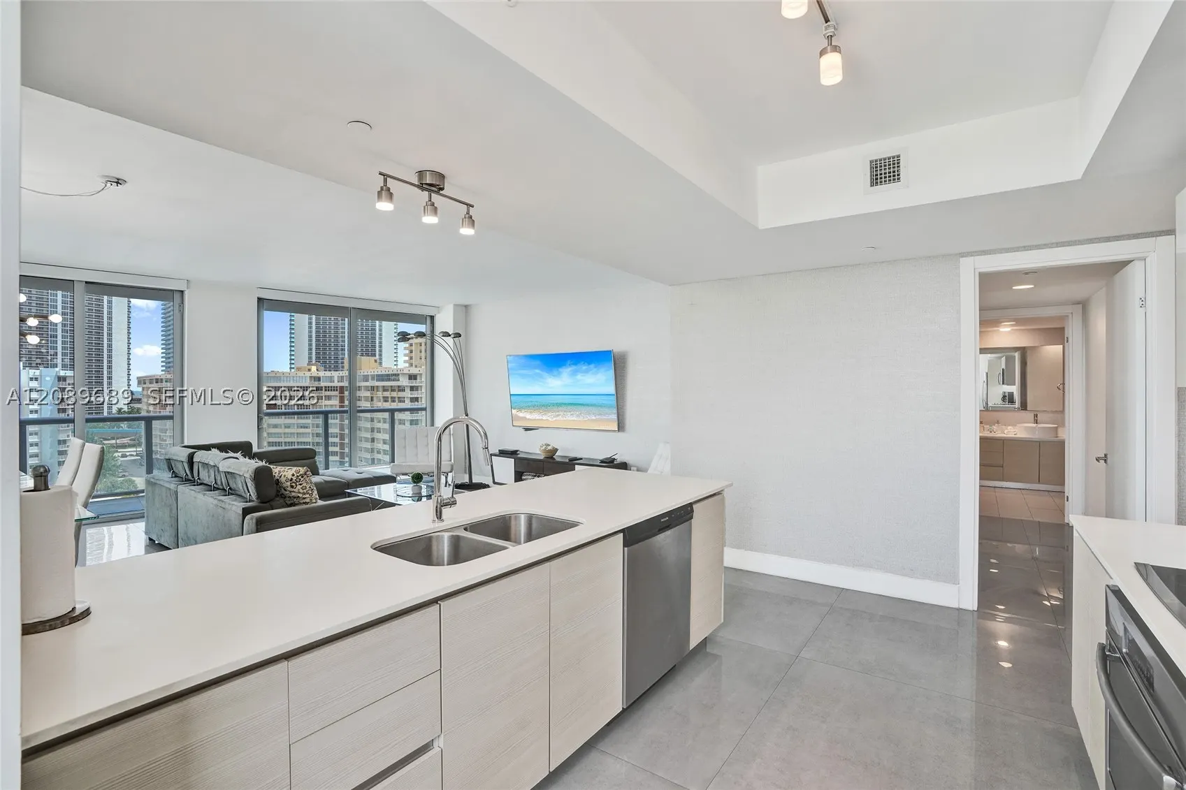 2600 E Hallandale Beach Blvd #T1002