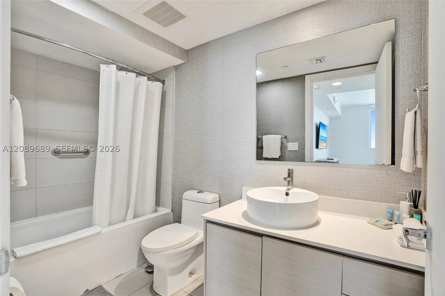 2600 E Hallandale Beach Blvd #T1002