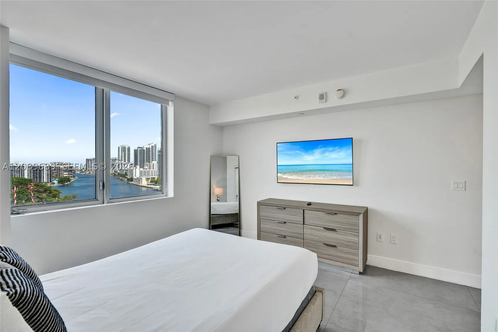 2600 E Hallandale Beach Blvd #T1002