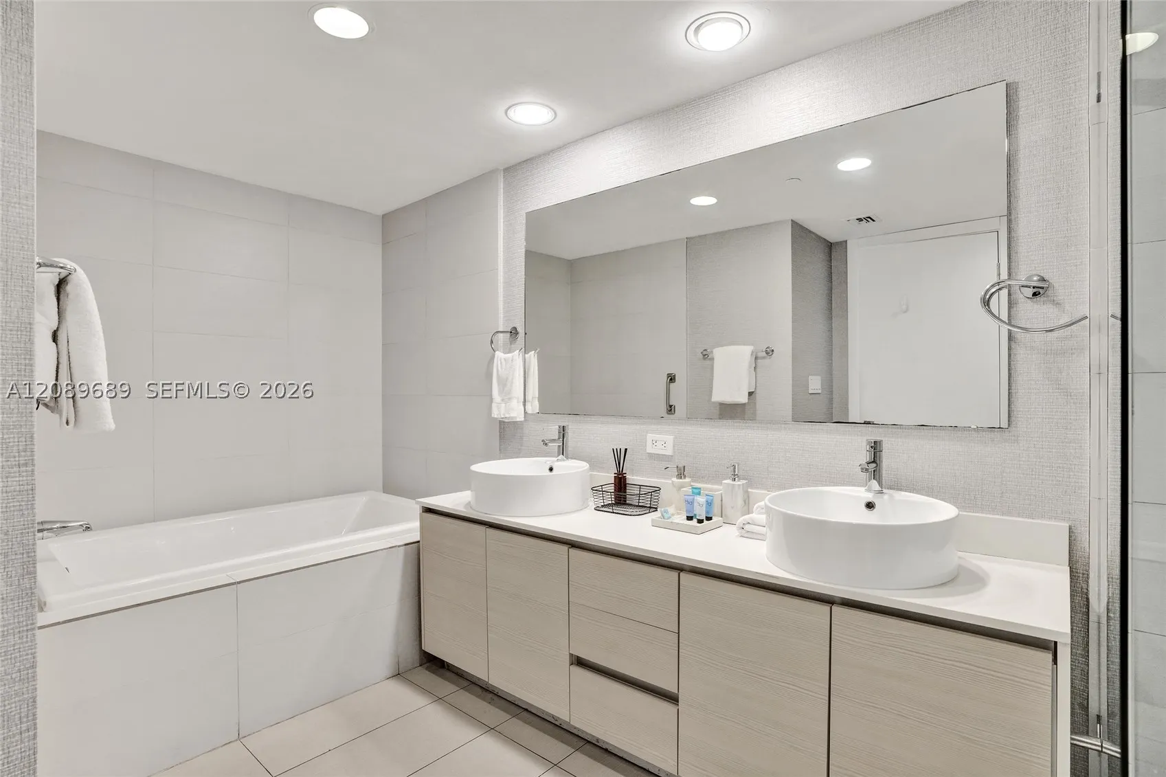 2600 E Hallandale Beach Blvd #T1002