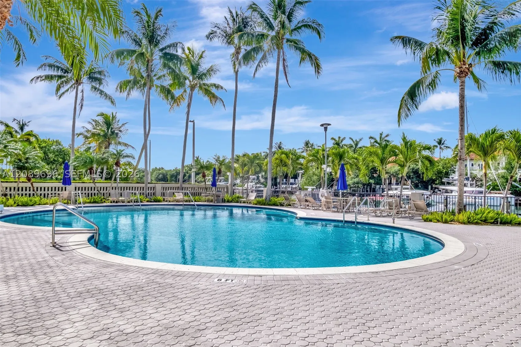 90 Edgewater Dr #327
