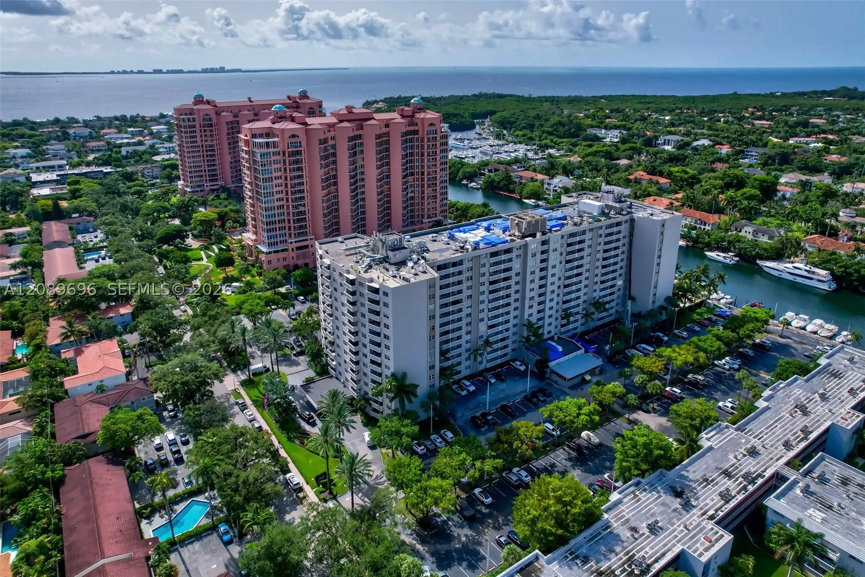 90 Edgewater Dr #327