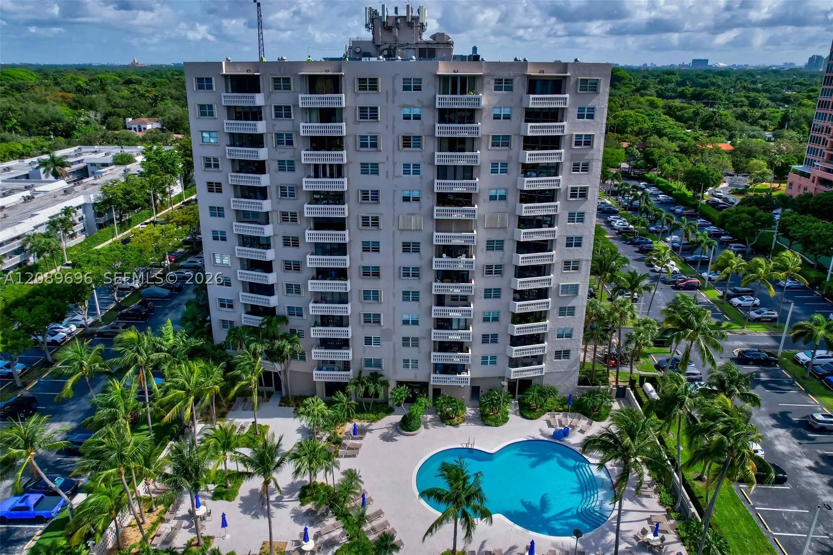 90 Edgewater Dr #327