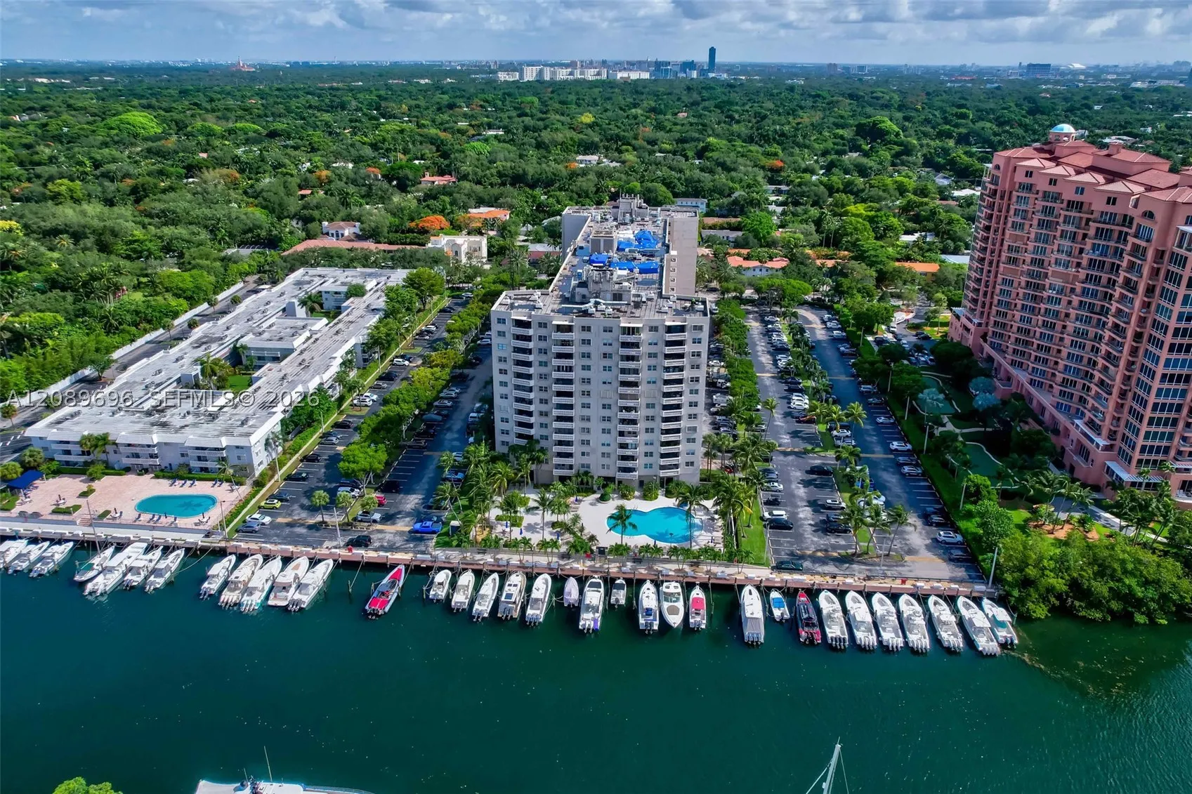 90 Edgewater Dr #327