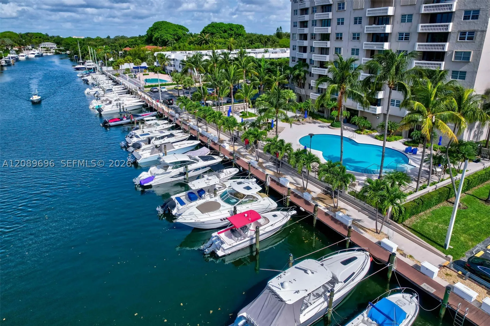 90 Edgewater Dr #327