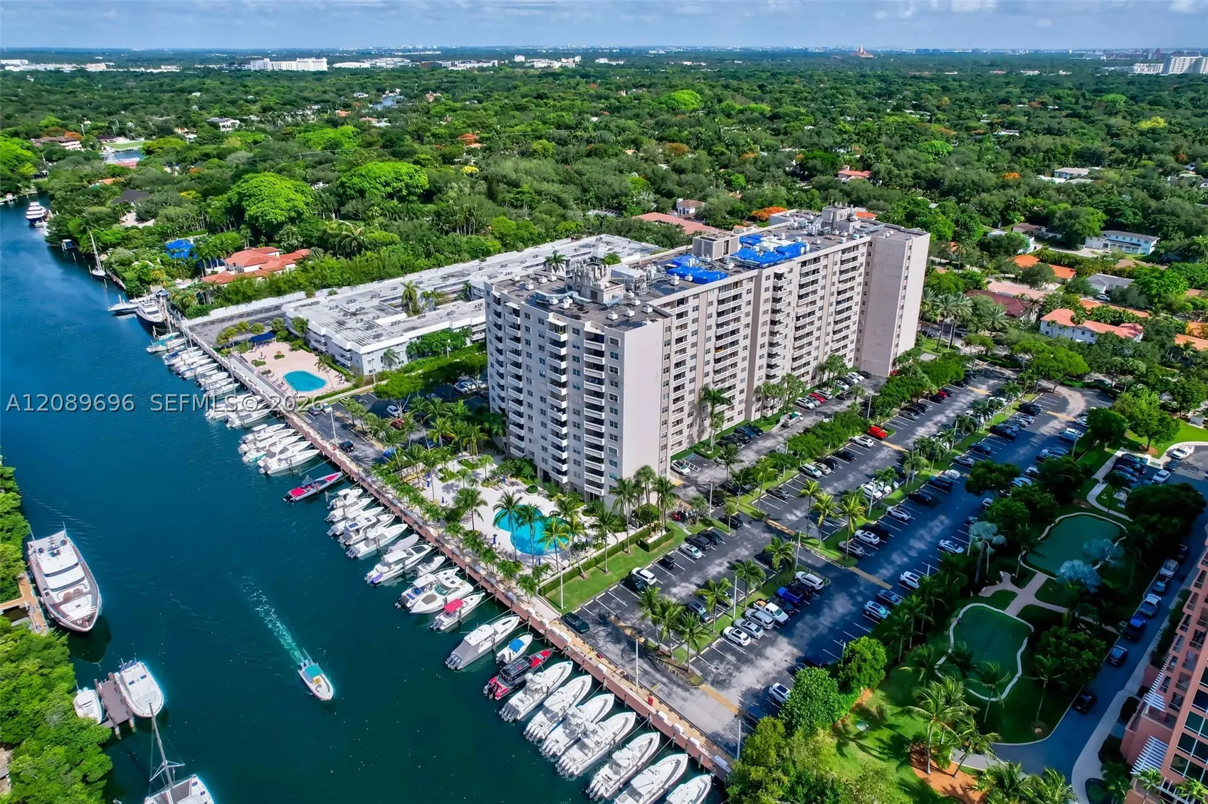 90 Edgewater Dr #327