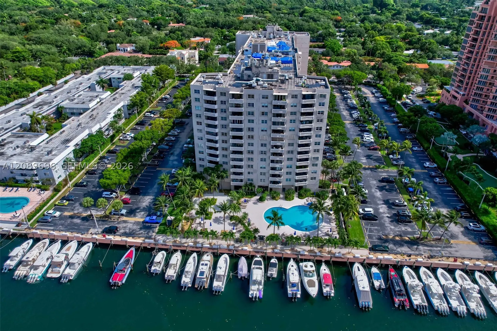 90 Edgewater Dr #327