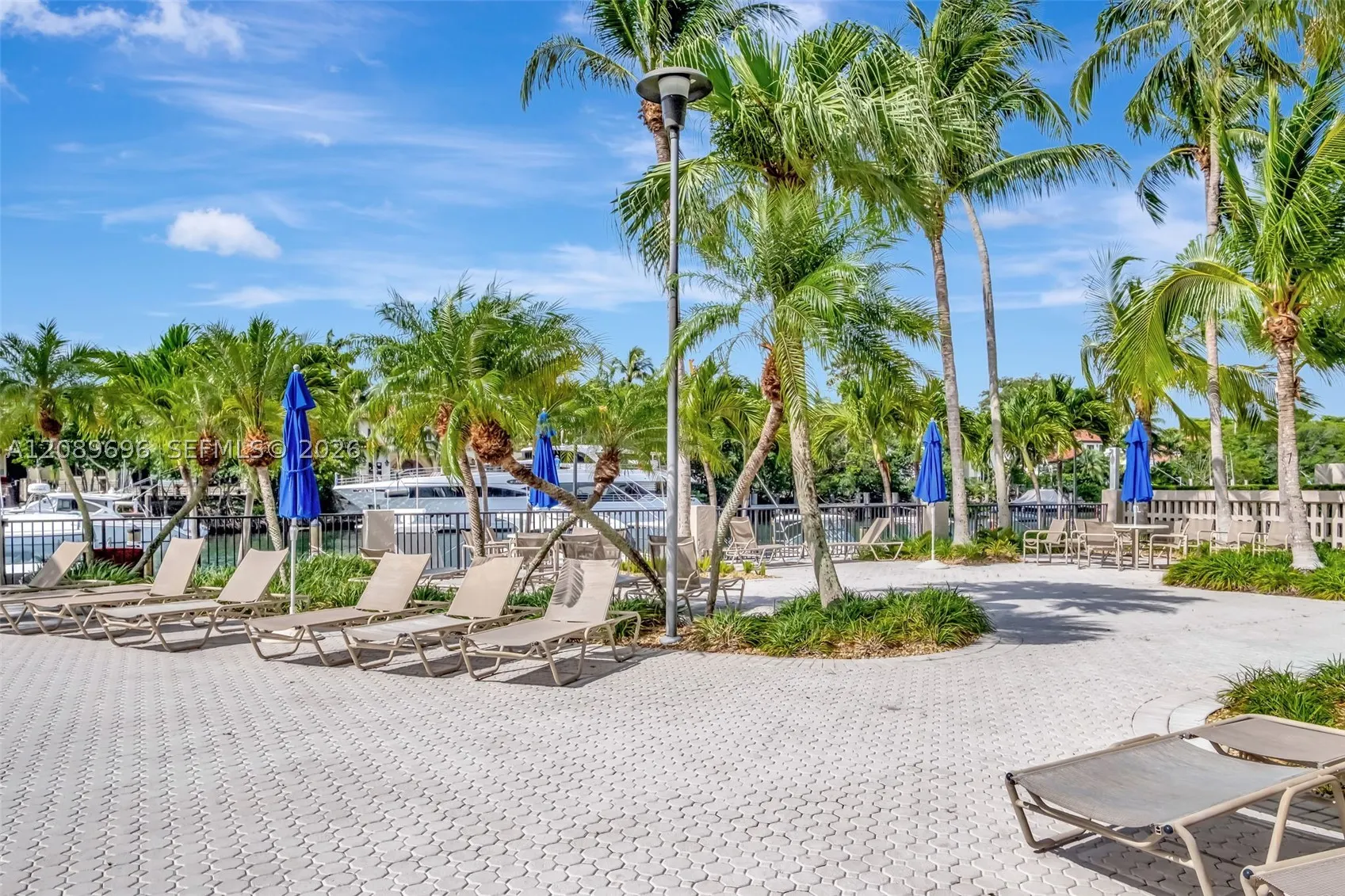 90 Edgewater Dr #327