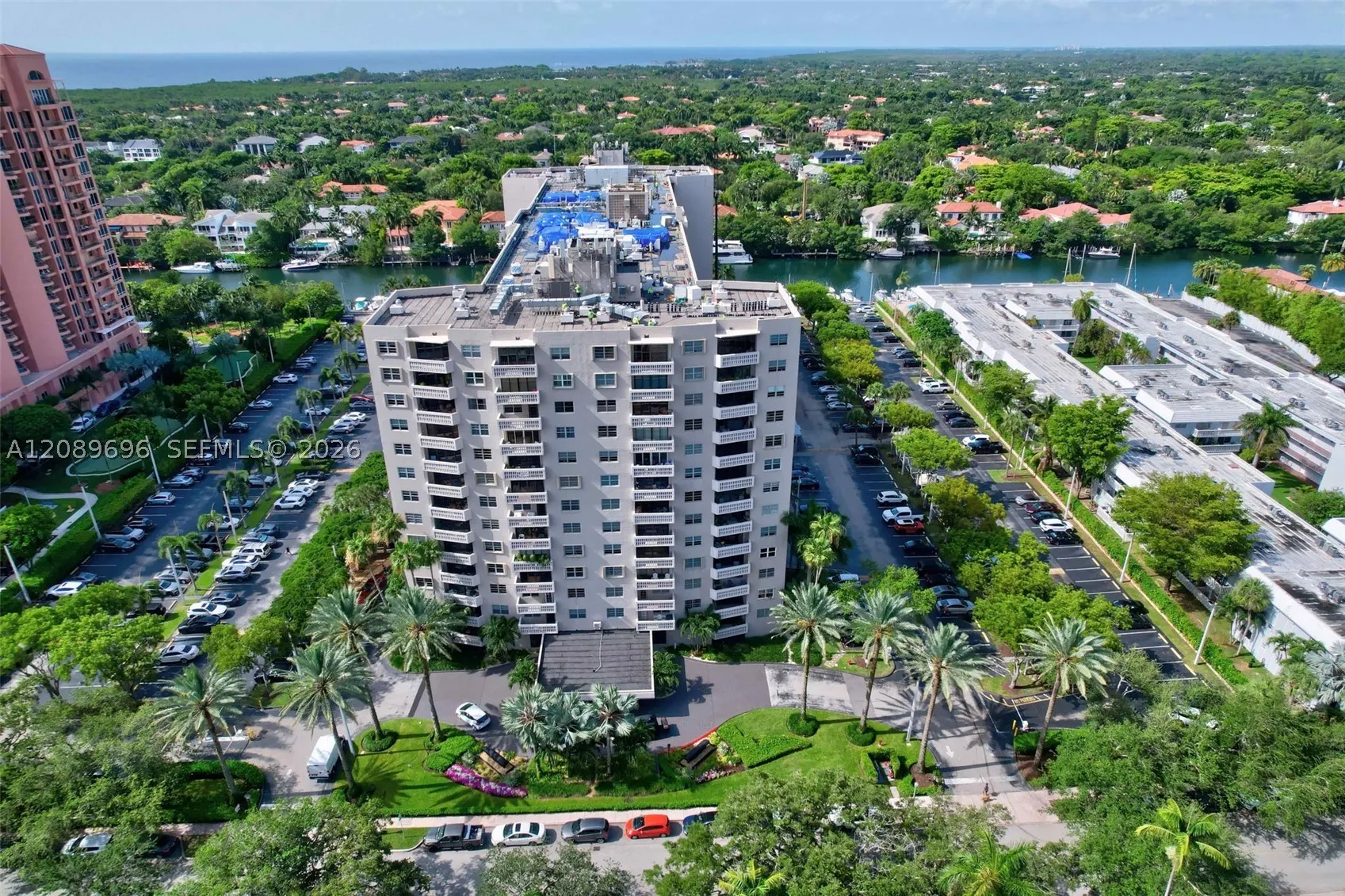 90 Edgewater Dr #327