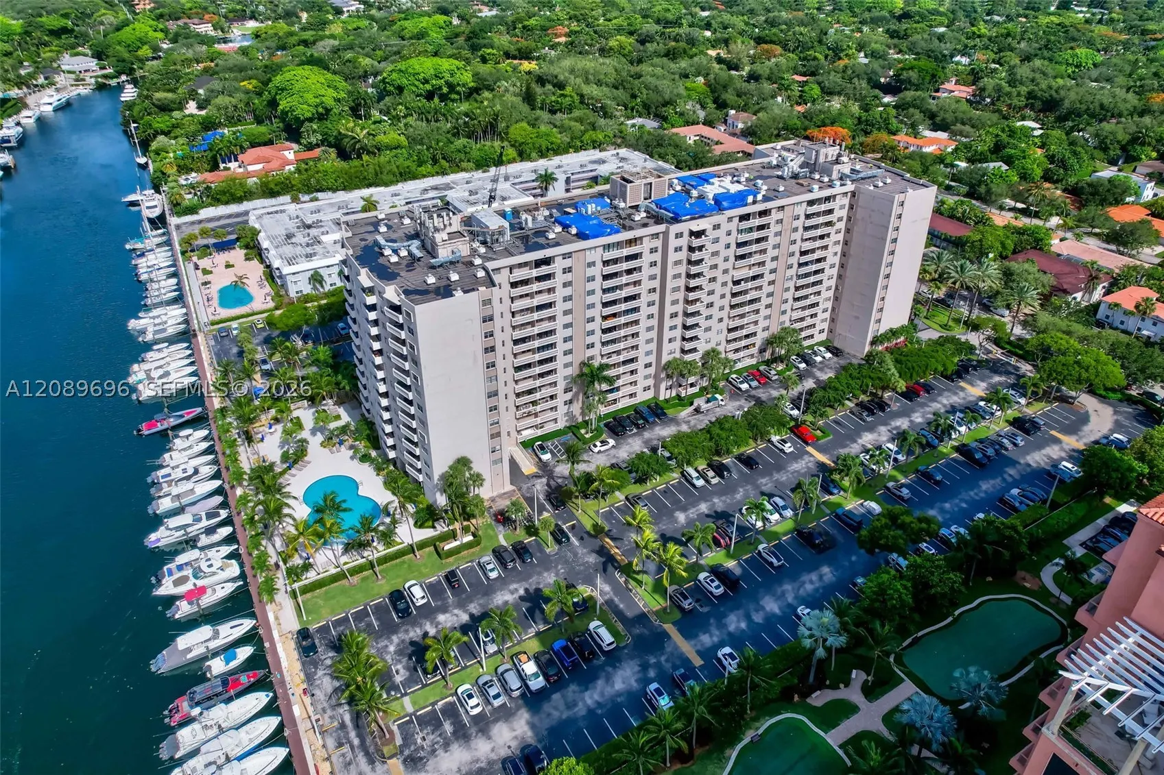 90 Edgewater Dr #327