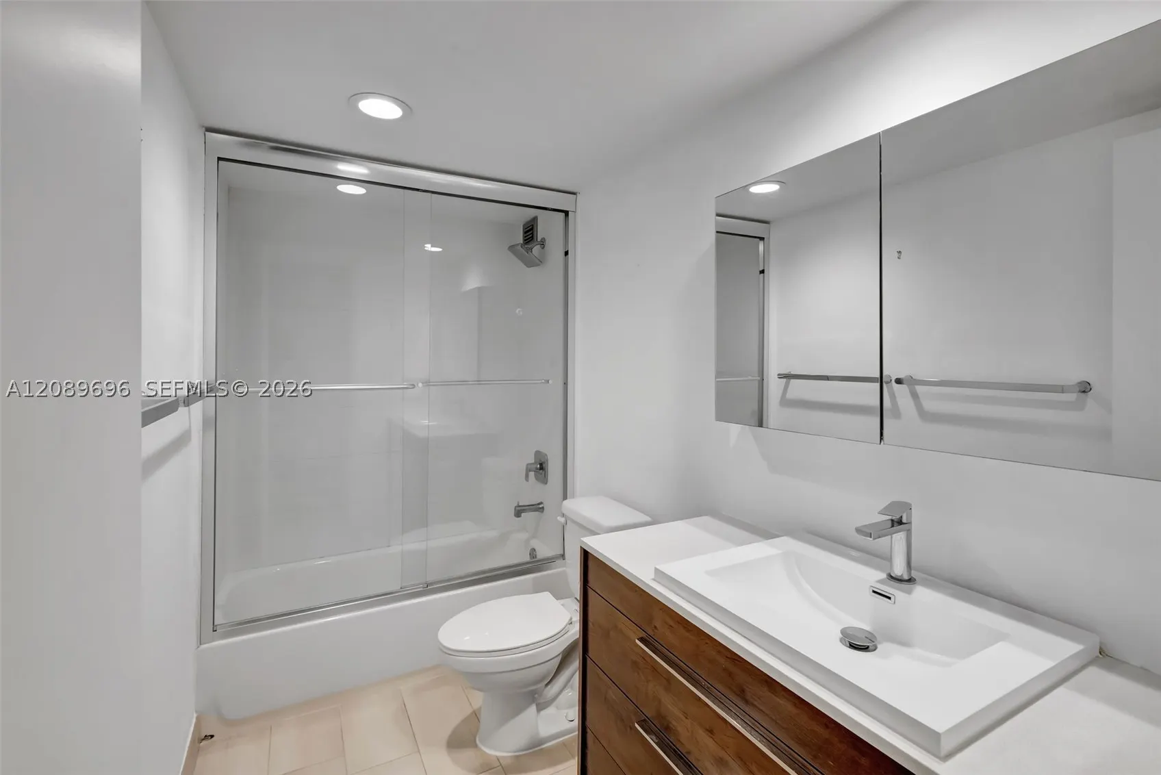 90 Edgewater Dr #327