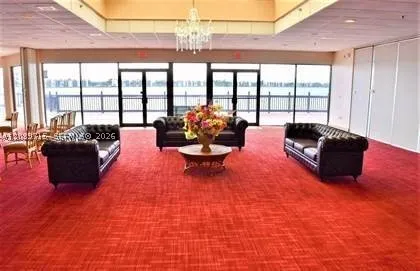 118 Lake Emerald Dr #207