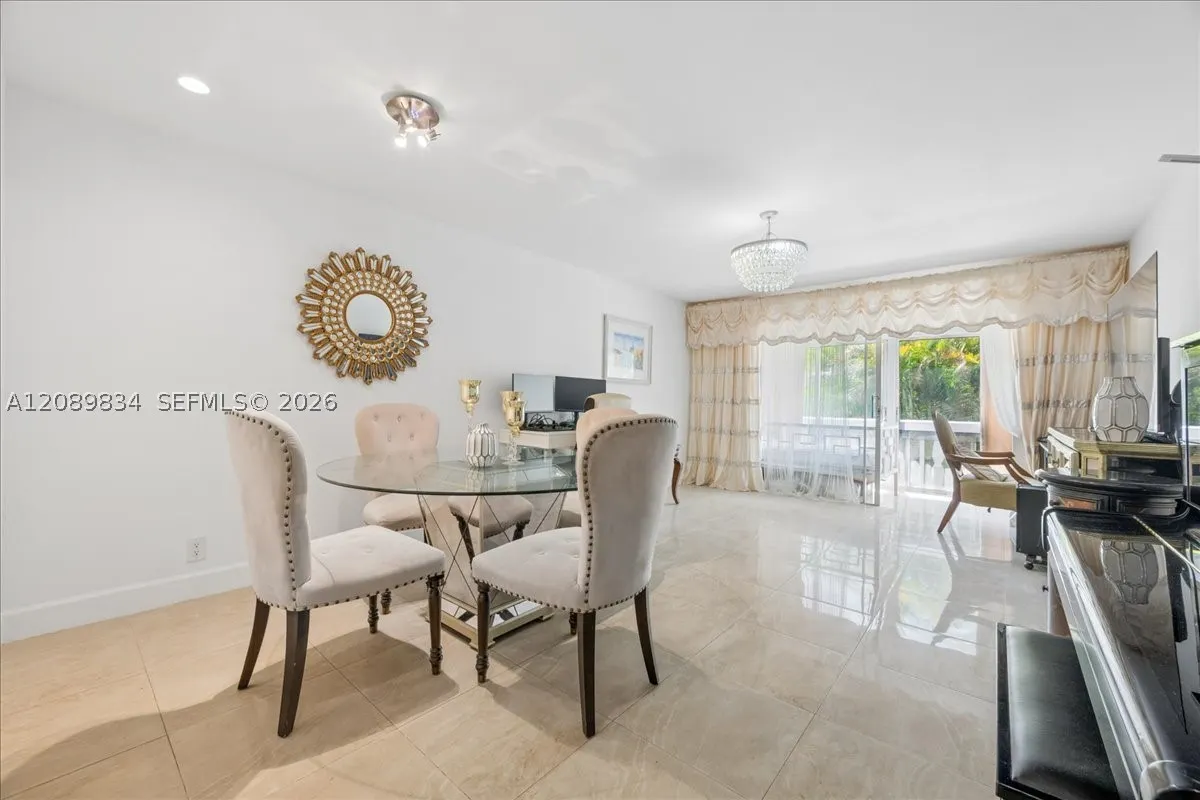 233 NE 14th Ave #2nd floor