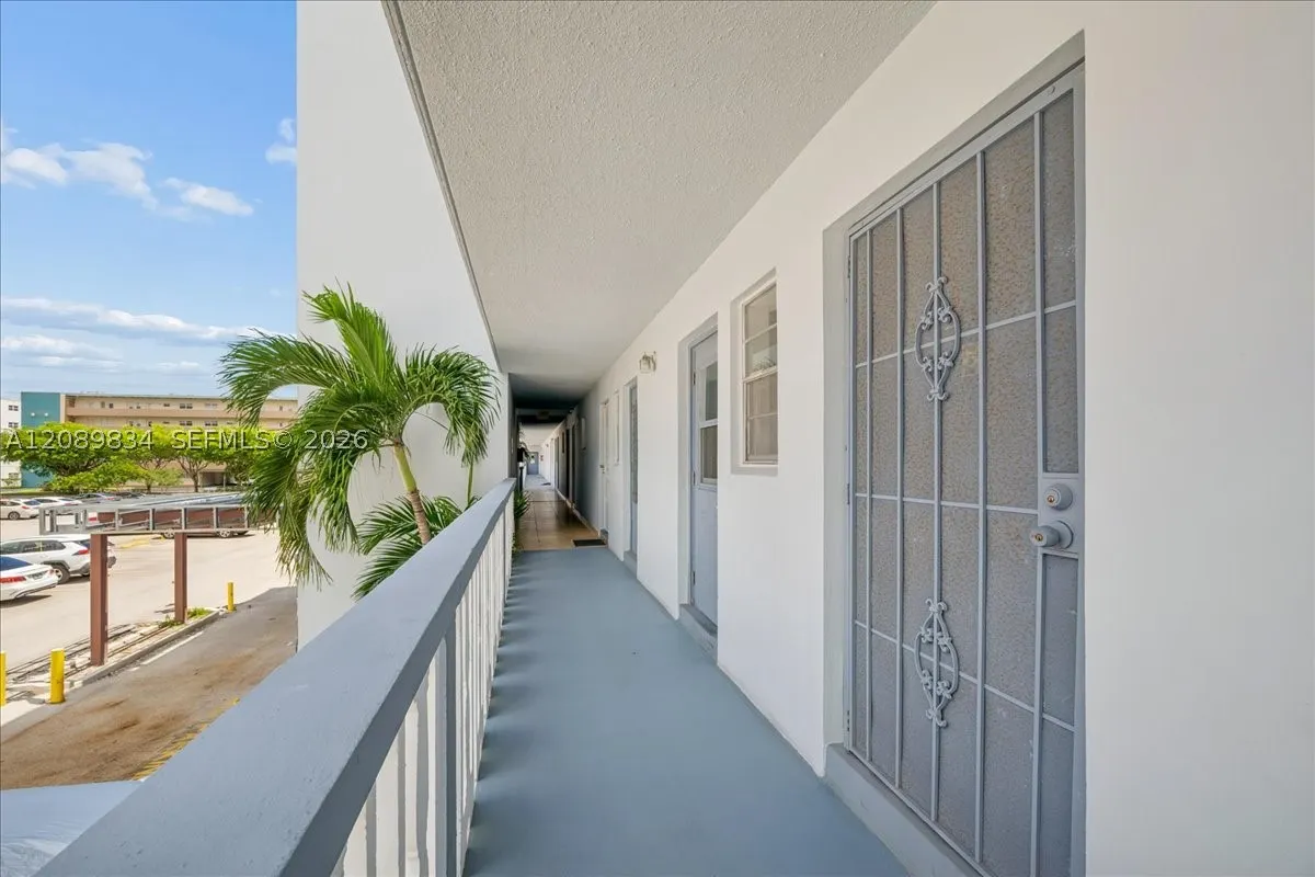 233 NE 14th Ave #2nd floor