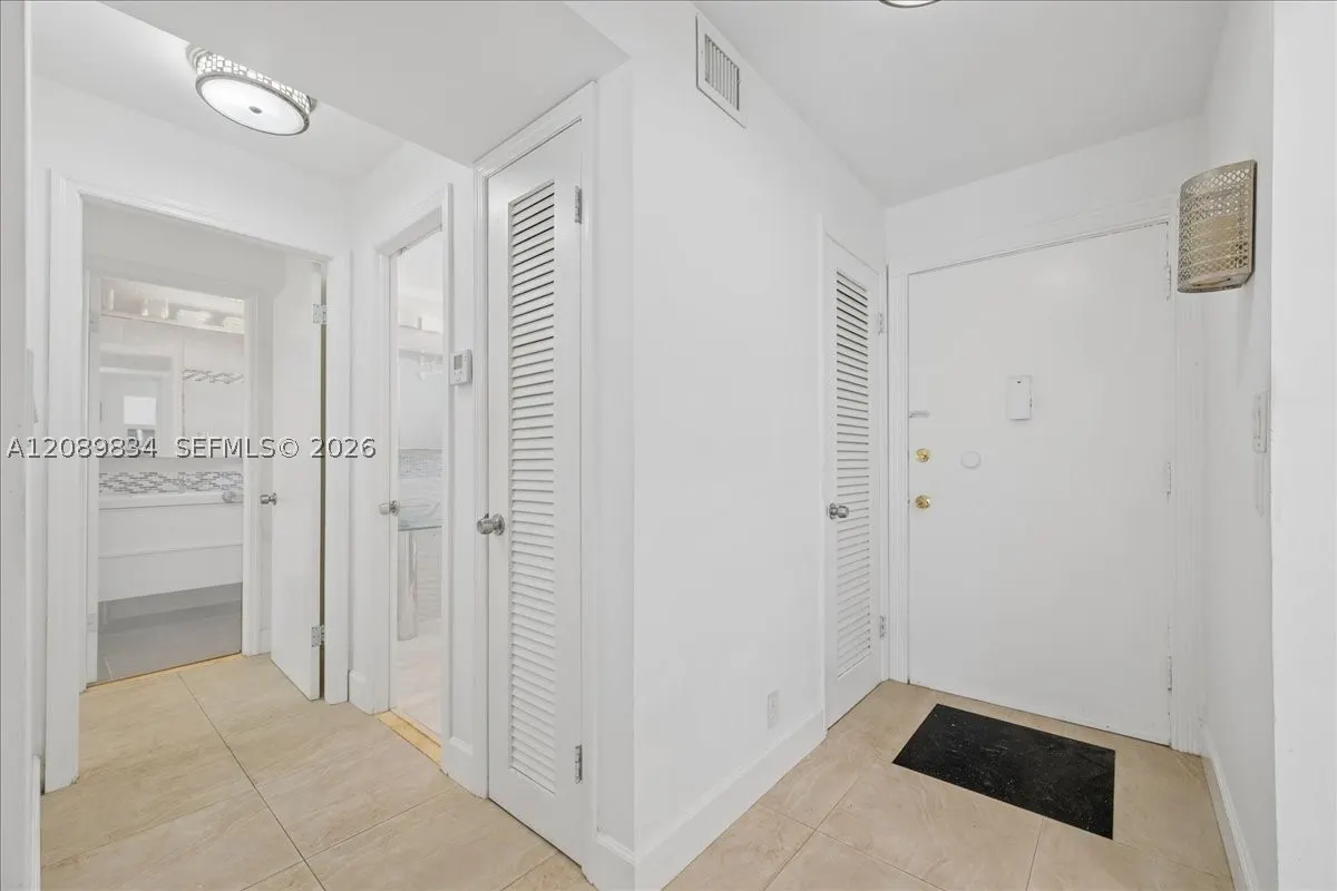 233 NE 14th Ave #2nd floor