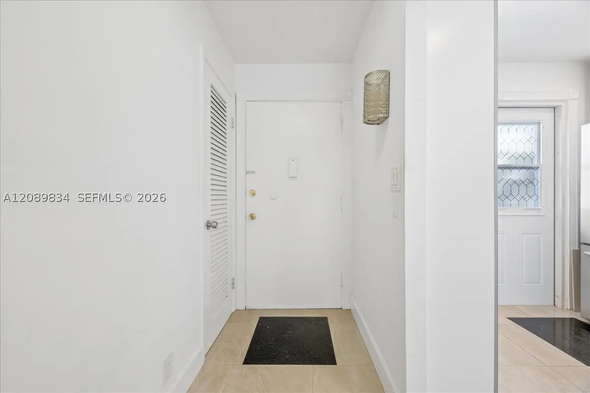 233 NE 14th Ave #2nd floor