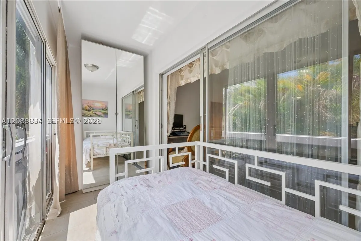 233 NE 14th Ave #2nd floor