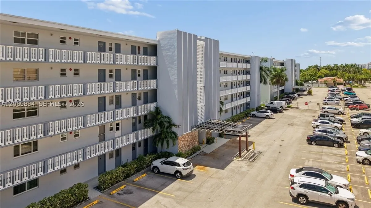 233 NE 14th Ave #2nd floor