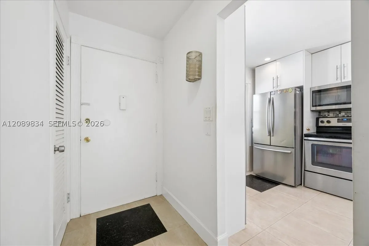 233 NE 14th Ave #2nd floor