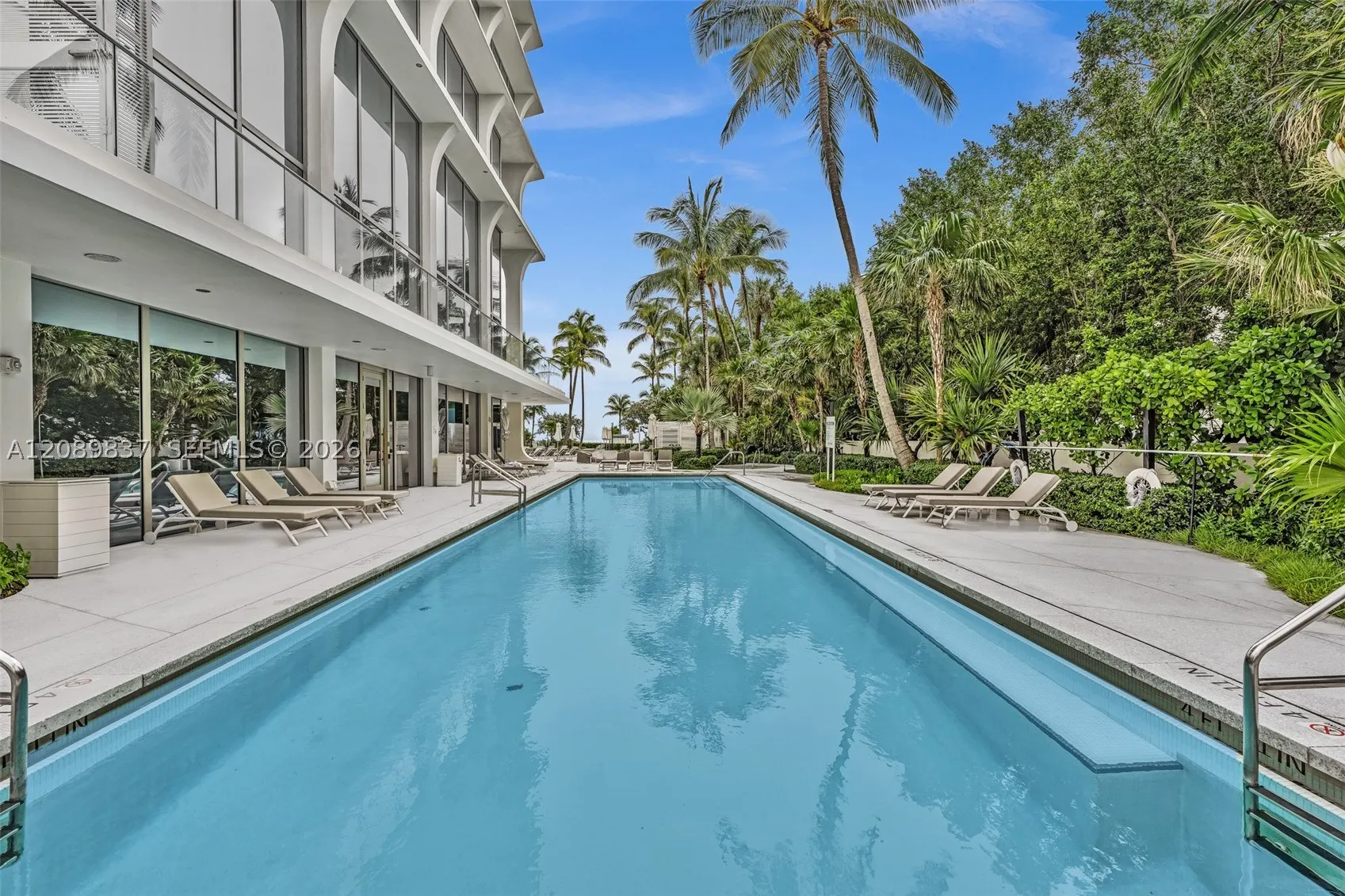 16901 Collins Ave #2003