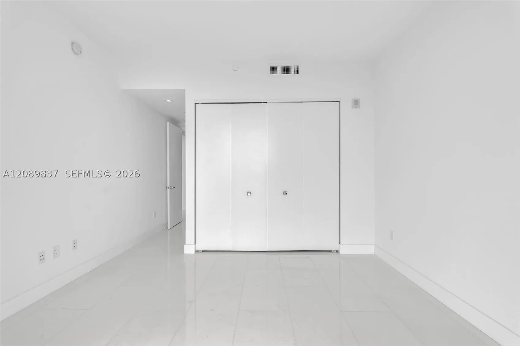 16901 Collins Ave #2003