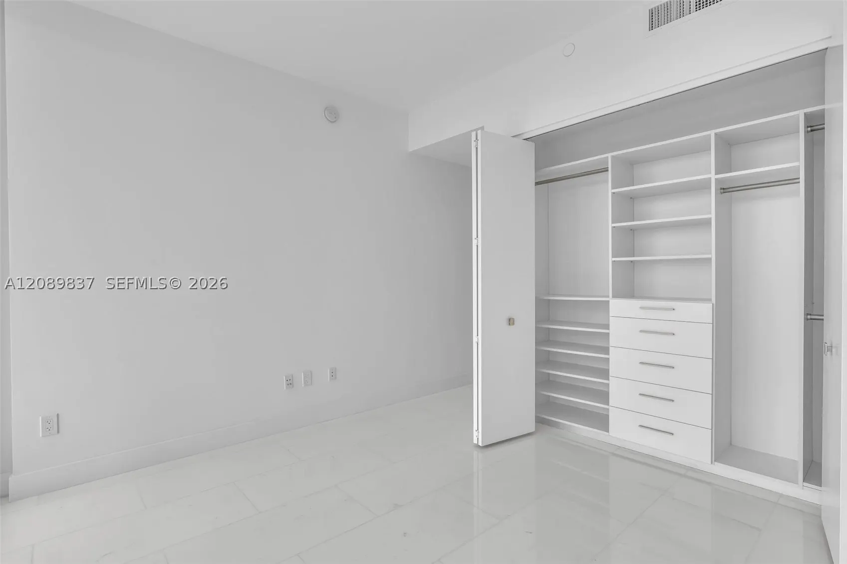 16901 Collins Ave #2003