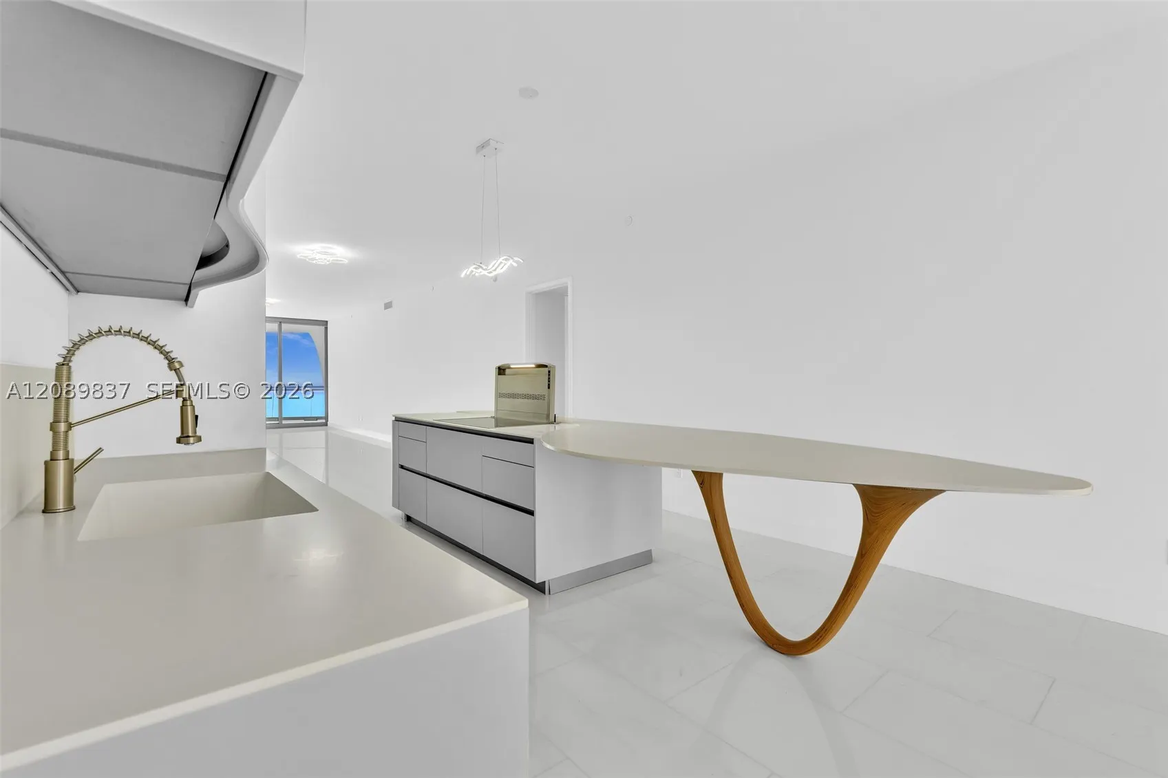 16901 Collins Ave #2003