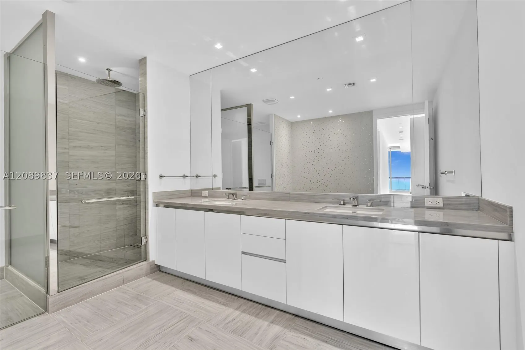 16901 Collins Ave #2003