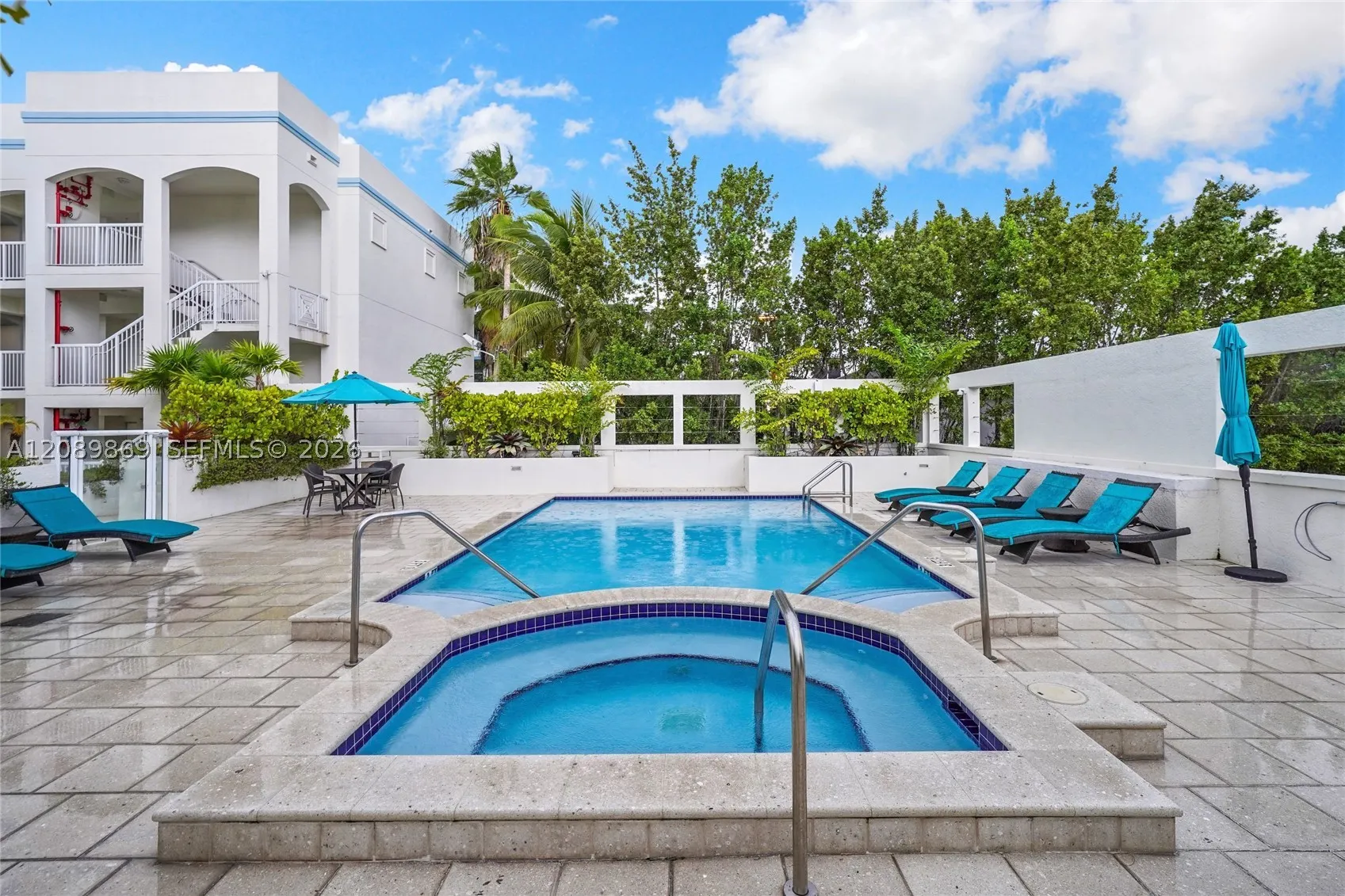 9172 Collins Ave #302