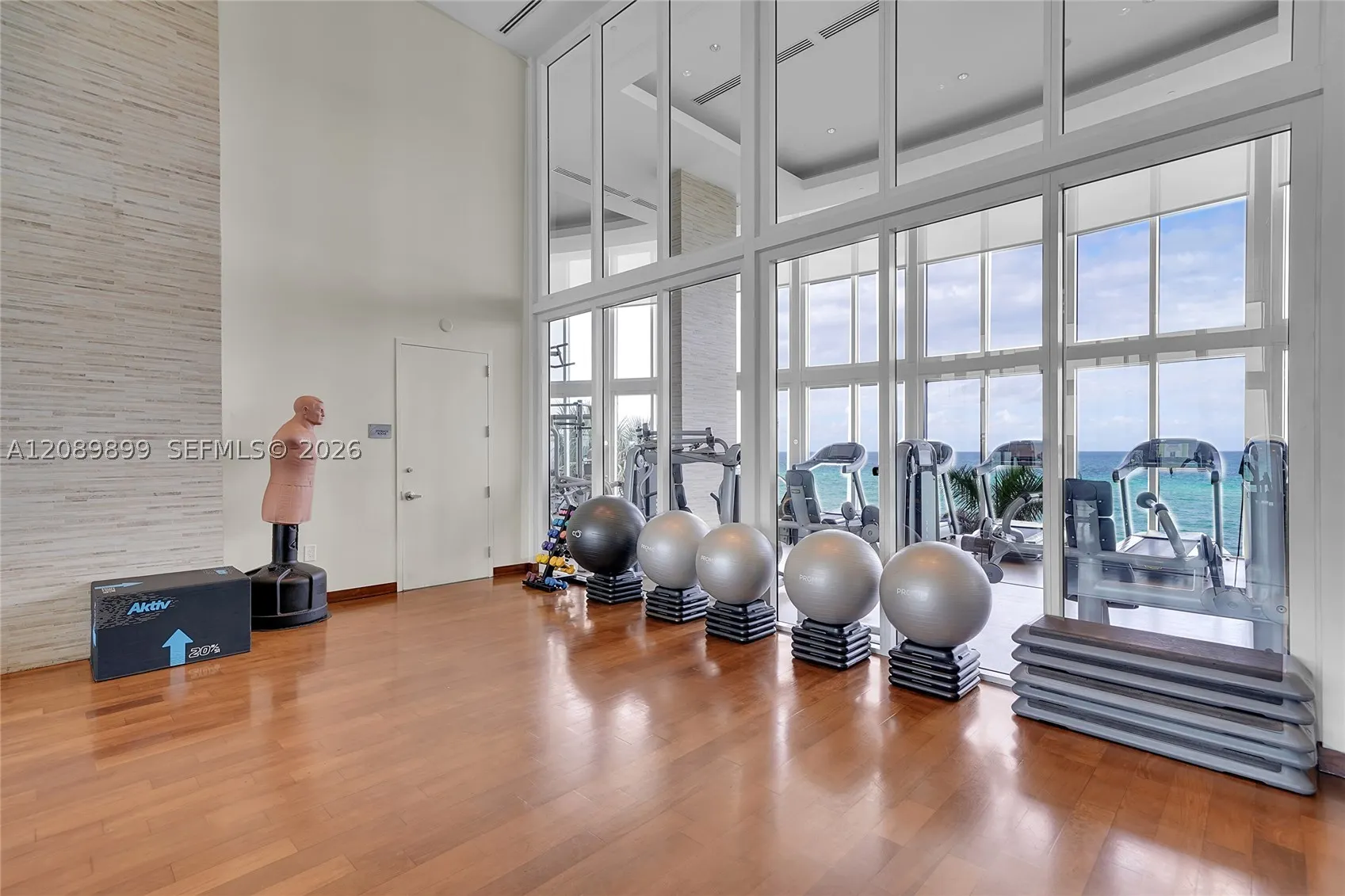 16001 Collins Ave #4102