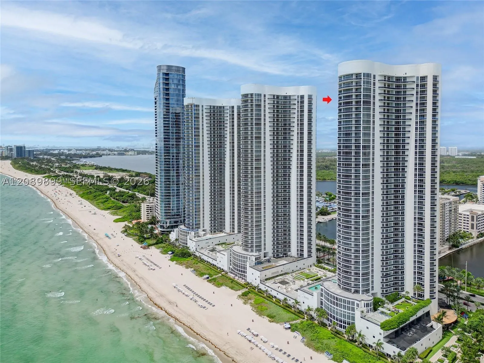 16001 Collins Ave #4102