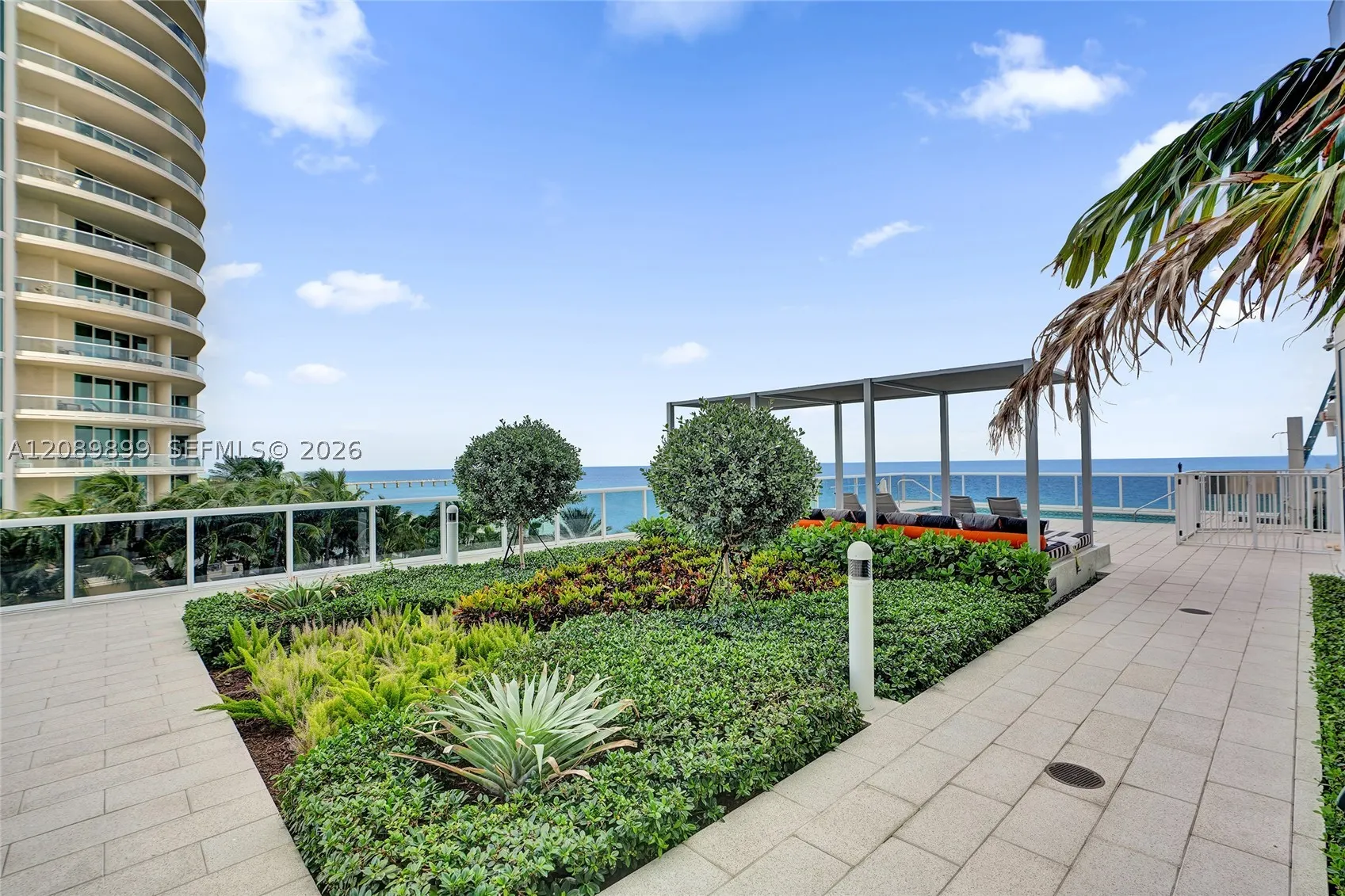 16001 Collins Ave #4102