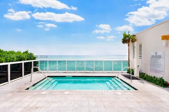 16001 Collins Ave #4102