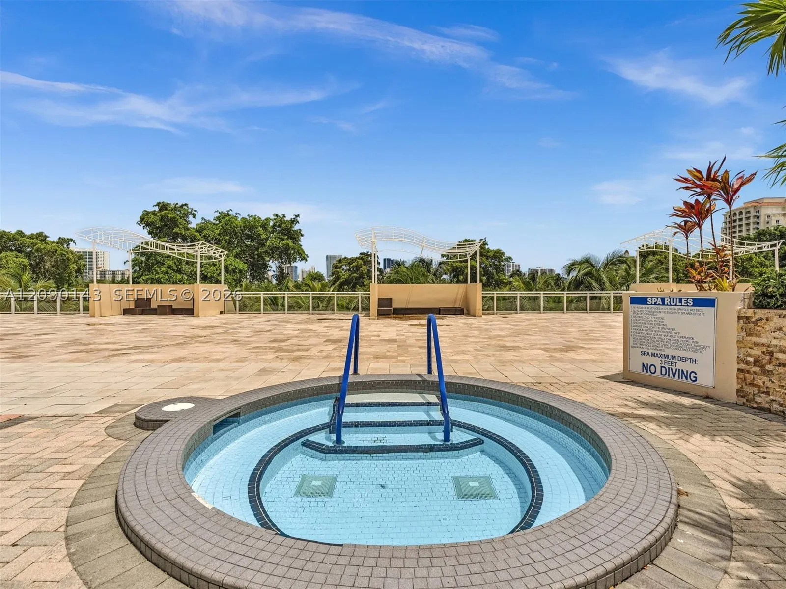 20379 W Country Club Dr #332