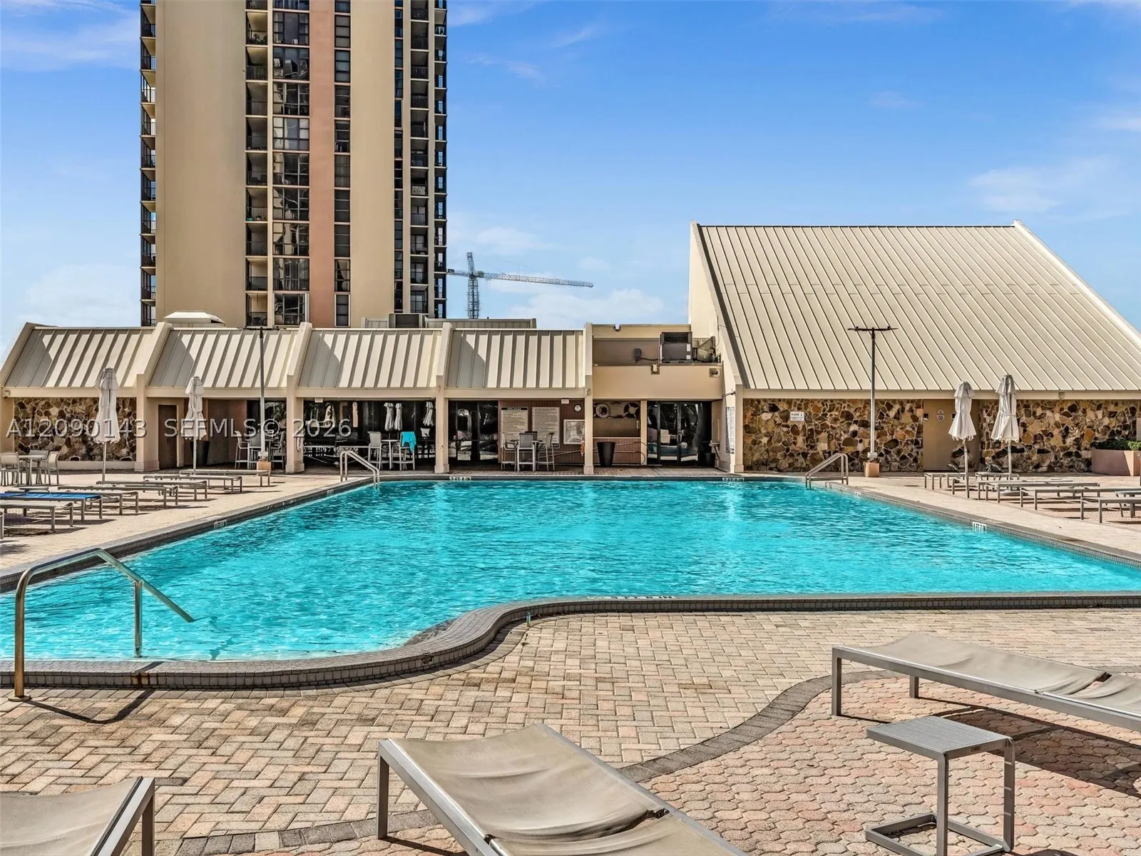 20379 W Country Club Dr #332