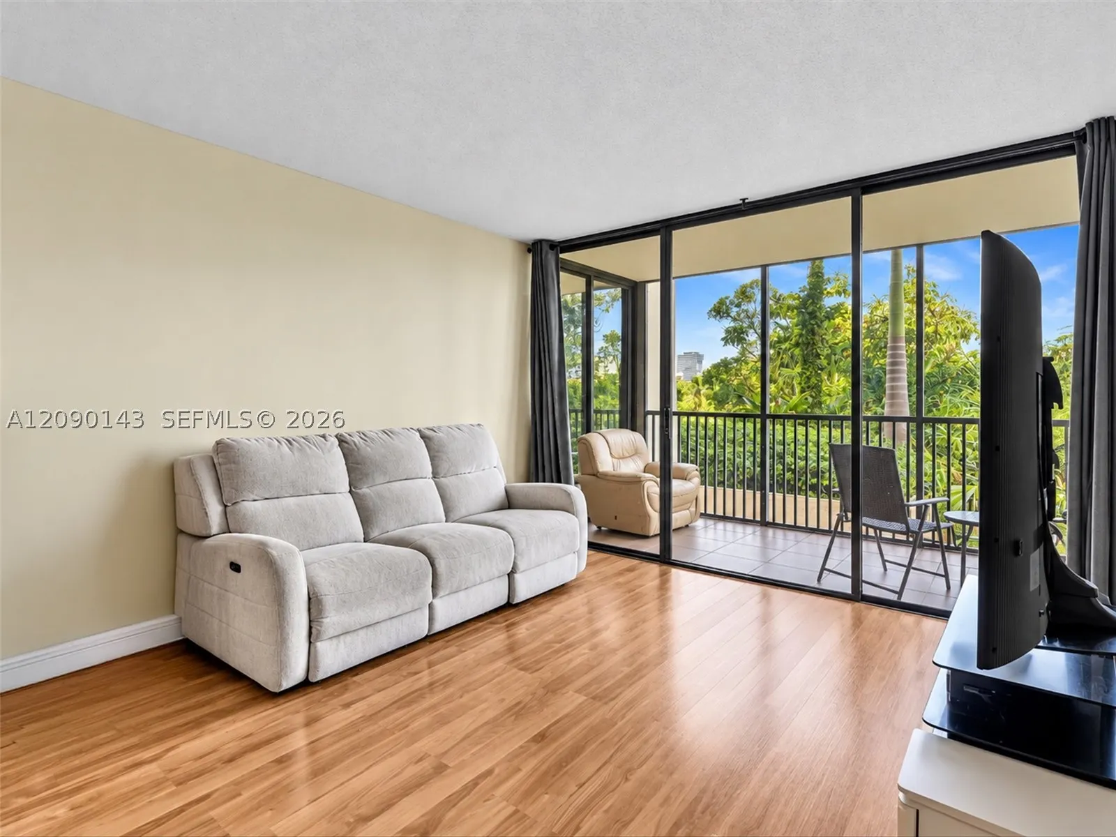 20379 W Country Club Dr #332
