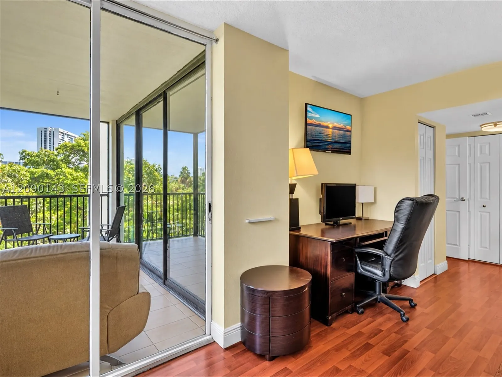 20379 W Country Club Dr #332
