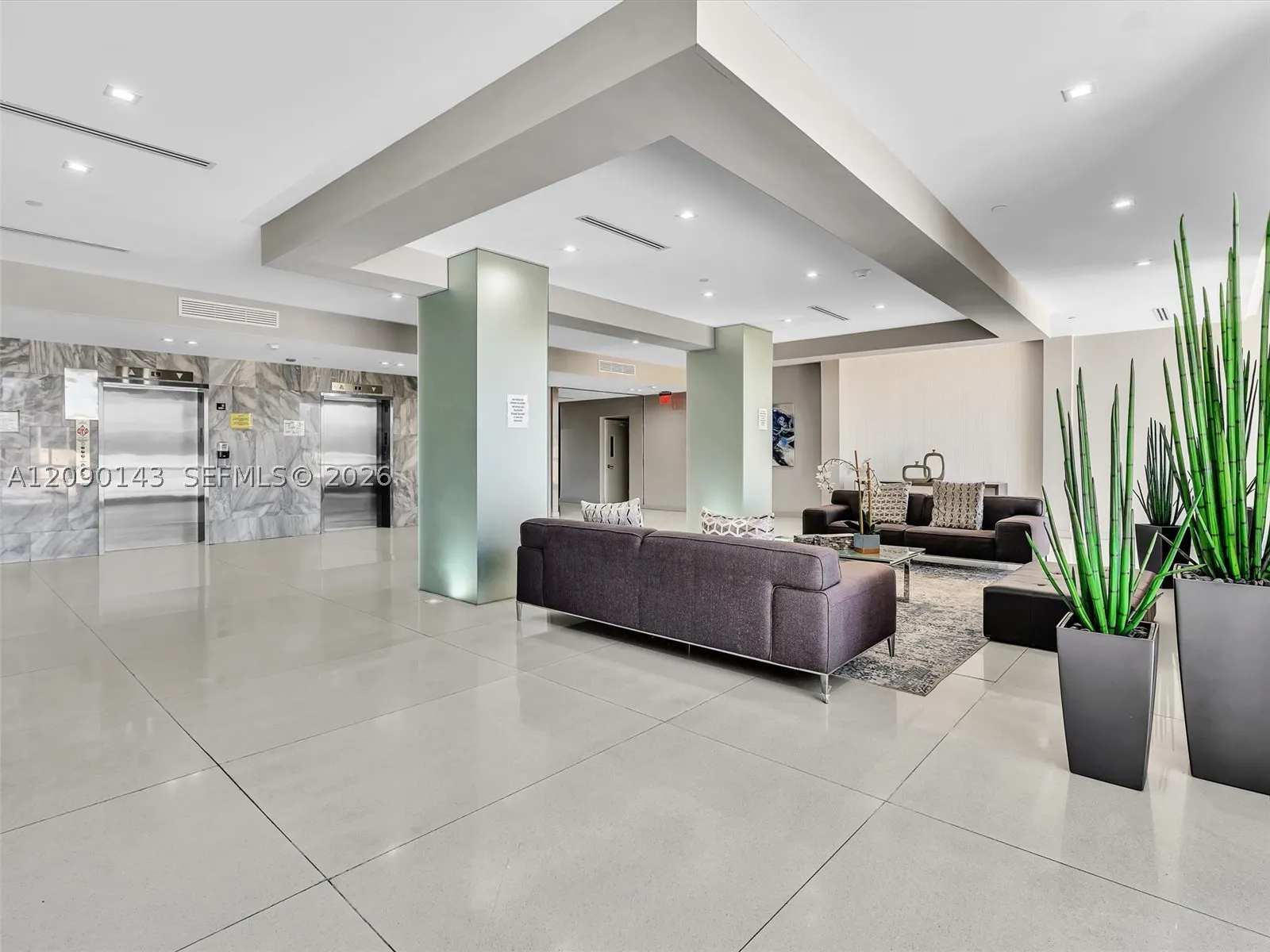 20379 W Country Club Dr #332