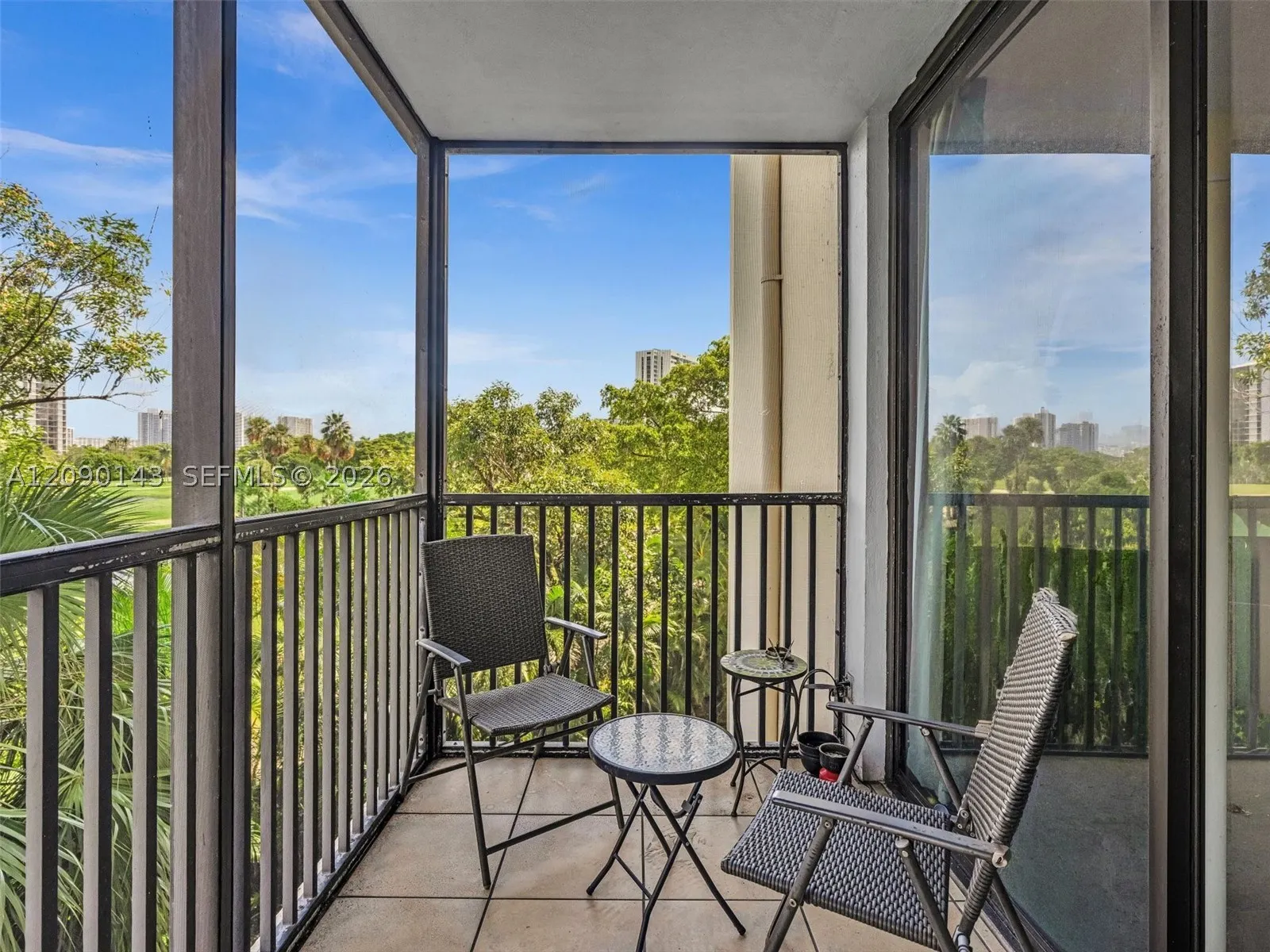 20379 W Country Club Dr #332