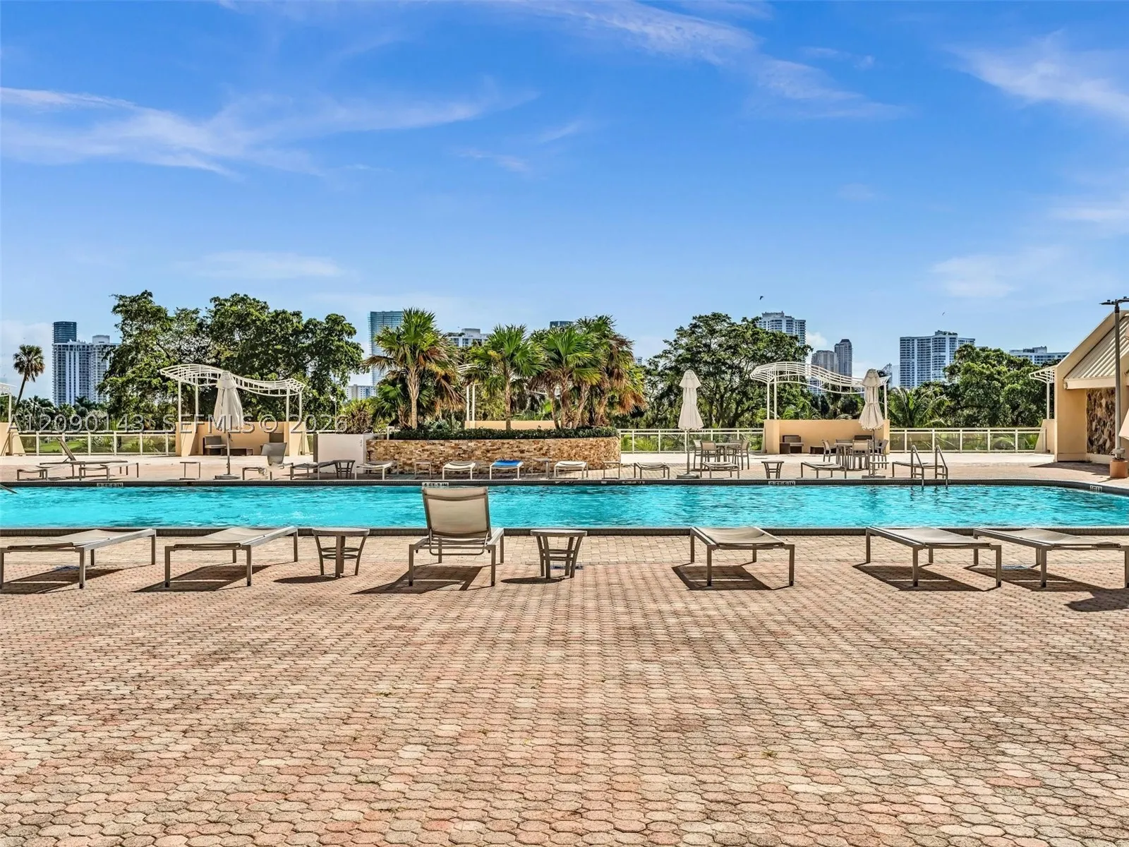 20379 W Country Club Dr #332