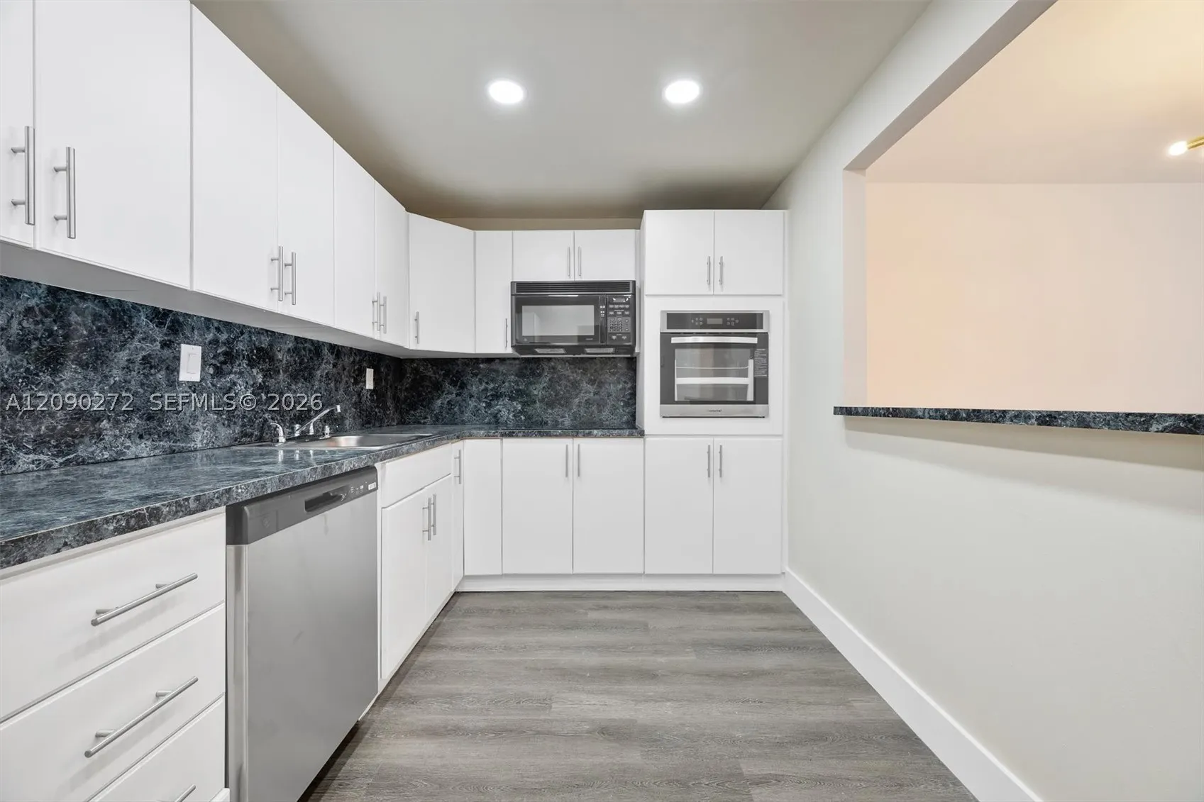 19380 Collins Ave #1023